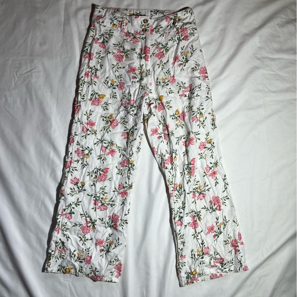 Billabong White and Pink Floral Capris